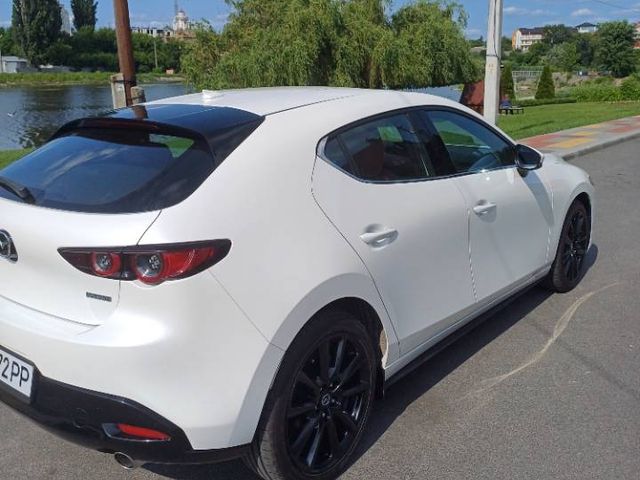 Mazda 3 - фото 3