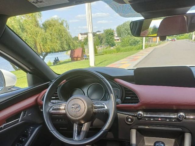 Mazda 3 - фото 5