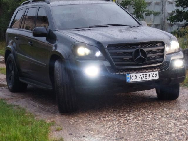 Mercedes-Benz GL-Класс - зображення 2