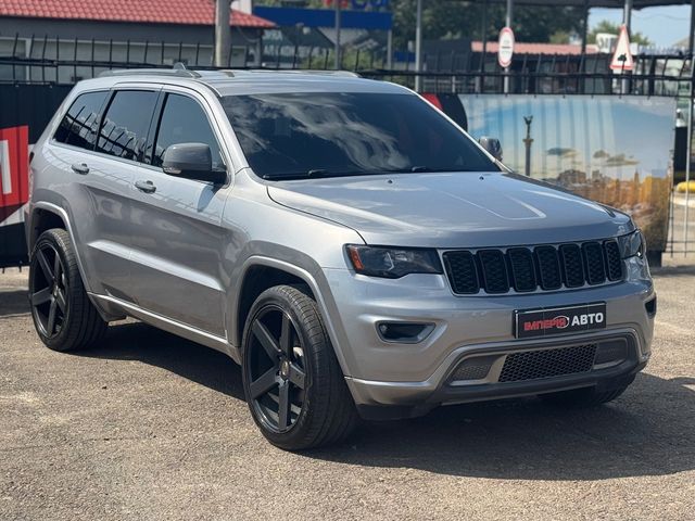 Jeep Grand Cherokee - фото 3