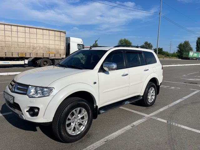 Mitsubishi Pajero Sport - зображення 1