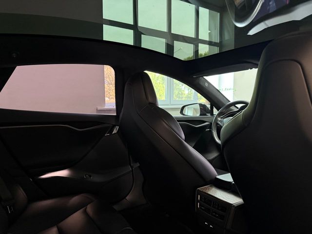 Tesla Model S - зображення 4