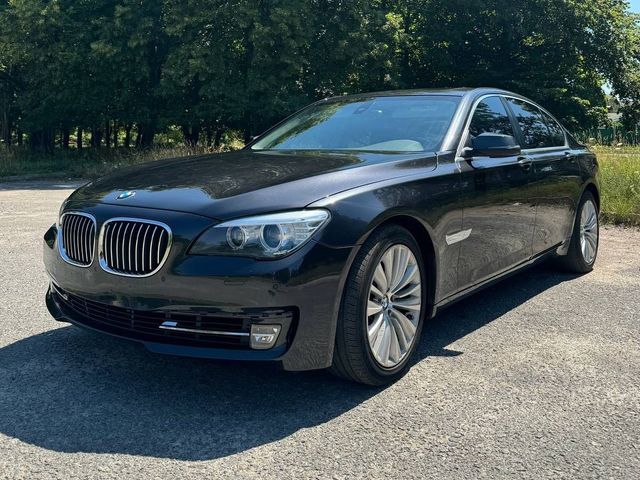BMW 7 серії - зображення 1