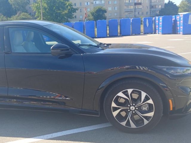 Ford Mustang Mach-E - зображення 4