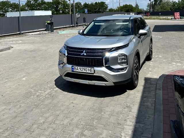 Mitsubishi Outlander - зображення 2