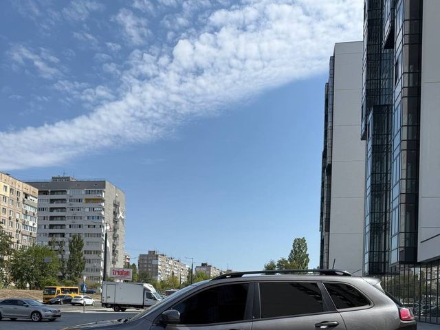 Jeep Cherokee - зображення 5