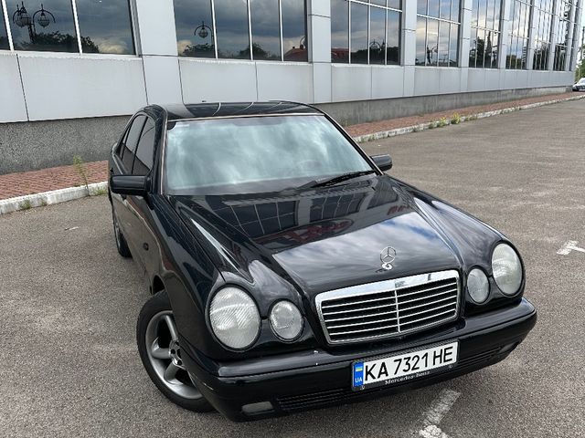 Mercedes-Benz E-Класс - зображення 4