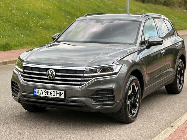 Volkswagen Touareg - зображення 1