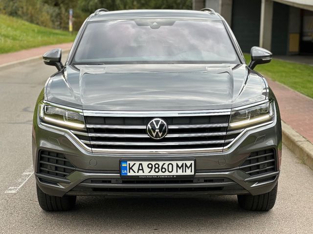 Volkswagen Touareg - зображення 2