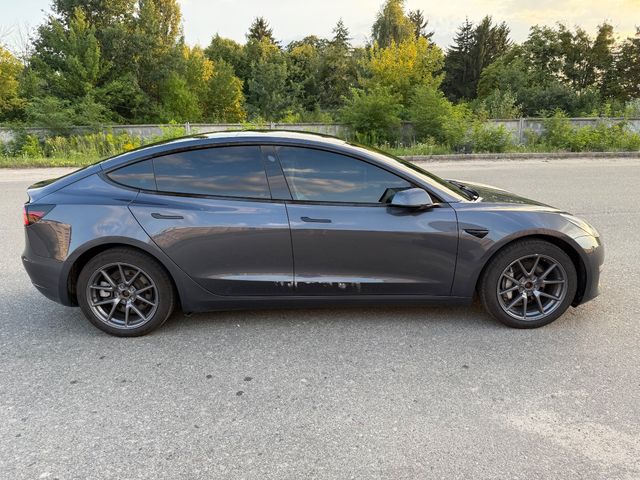 Tesla Model 3 - зображення 4