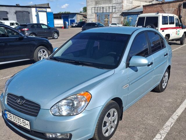 Hyundai Accent - фото 3