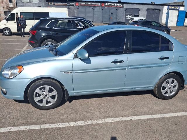 Hyundai Accent - фото 2