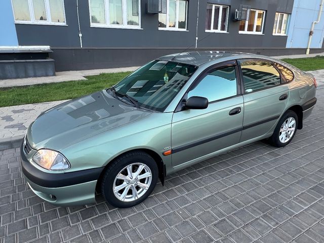 Toyota Avensis - зображення 2