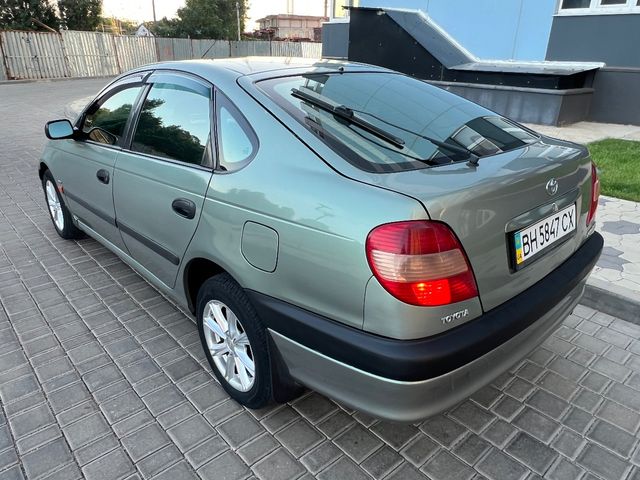 Toyota Avensis - зображення 5