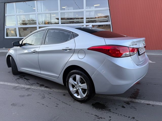 Hyundai Elantra - зображення 2