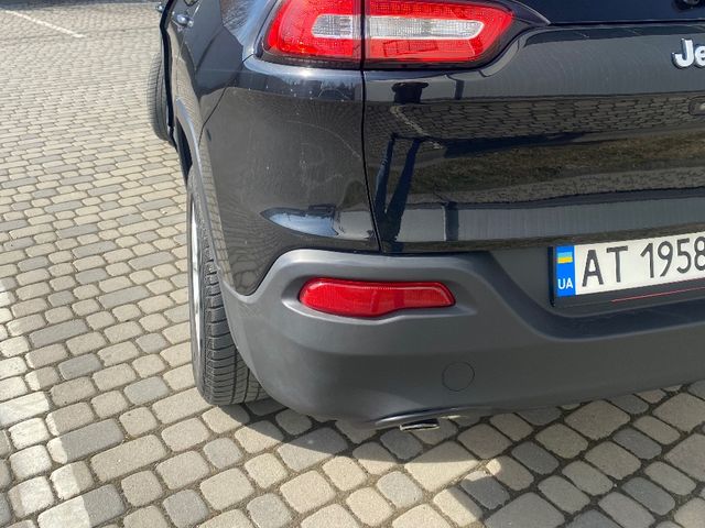 Jeep Cherokee - зображення 4