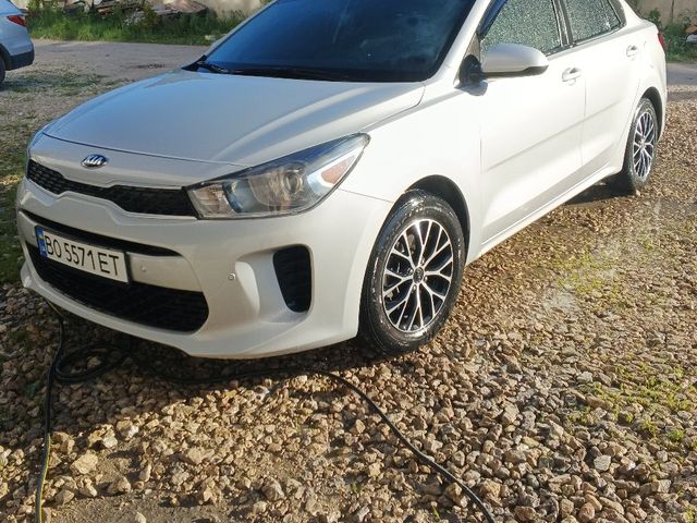 Kia Rio - фото 5