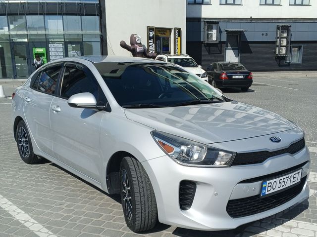 Kia Rio - фото 1