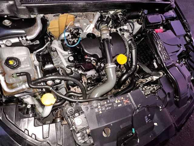 Renault Megane - фото 2