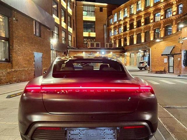 Porsche Taycan - зображення 4