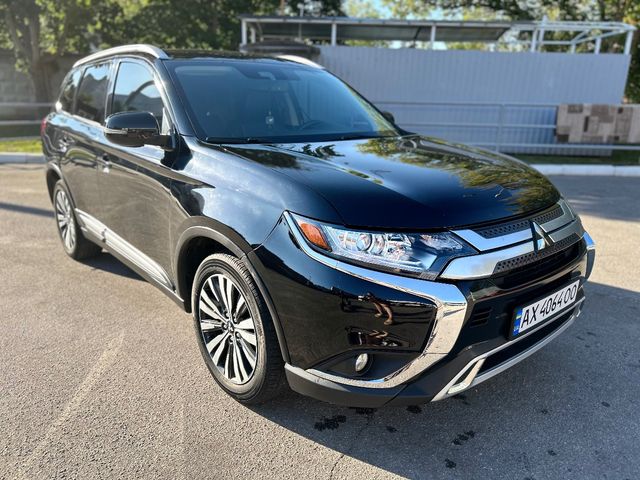 Mitsubishi Outlander - фото 2
