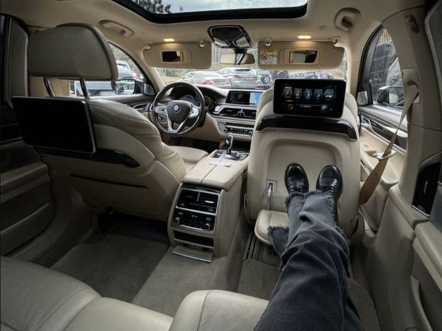 BMW 7 серії - зображення 1