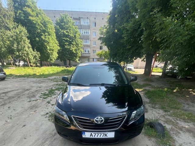 Toyota Camry - зображення 1
