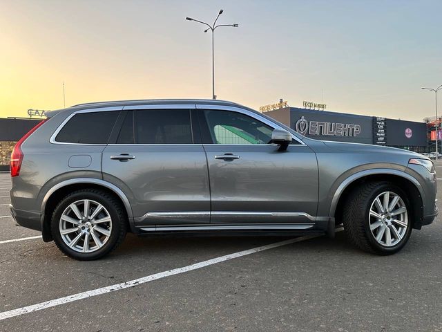 Volvo XC90 - фото 1