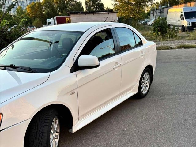 Mitsubishi Lancer - фото 3