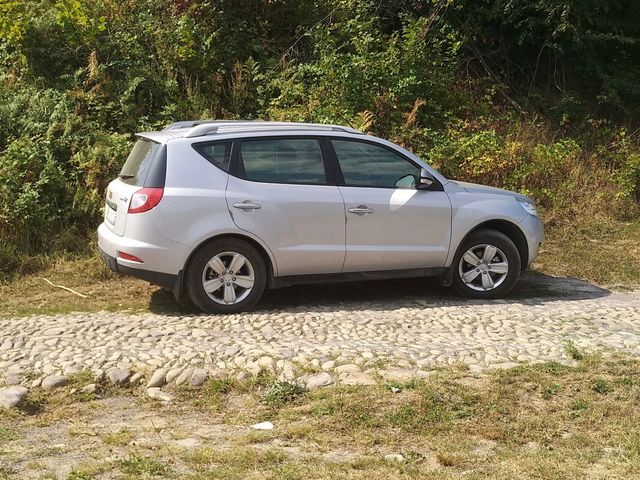 Geely Emgrand X7 - фото 4