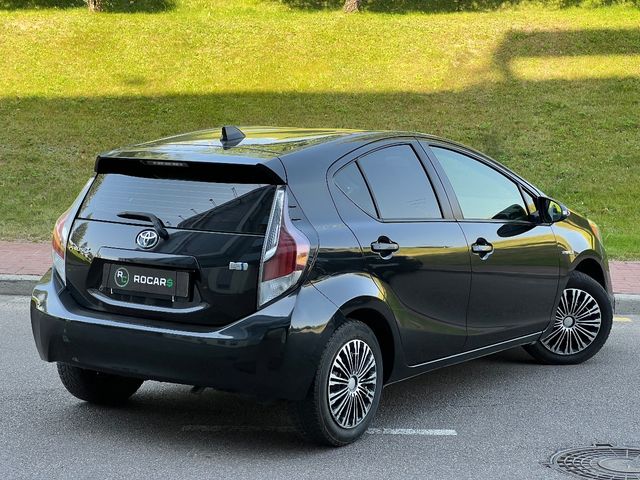 Toyota Prius c - зображення 4