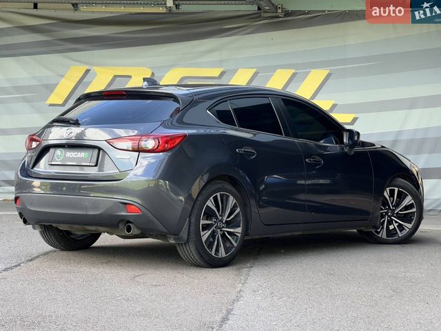 Mazda 3 - фото 3
