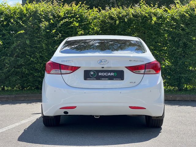 Hyundai Elantra - зображення 3