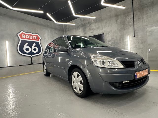 Renault Scenic - фото 4