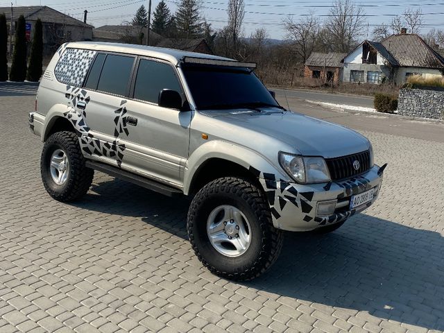 Toyota Land Cruiser Prado - зображення 1
