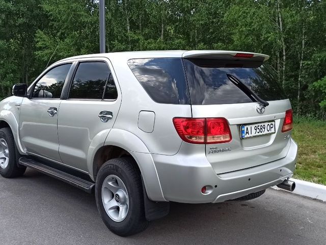 Toyota Fortuner - зображення 3
