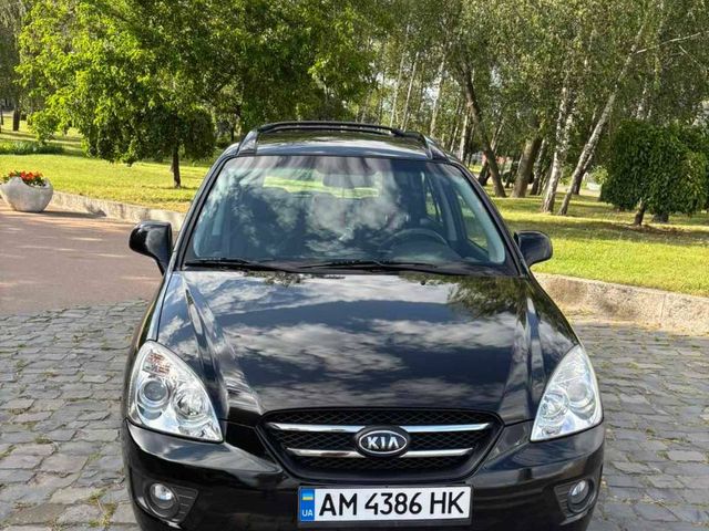Kia Carens - фото 2