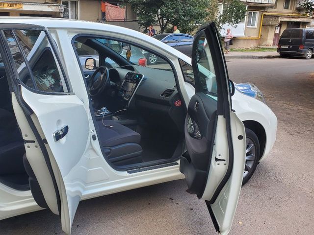 Nissan Leaf - зображення 1