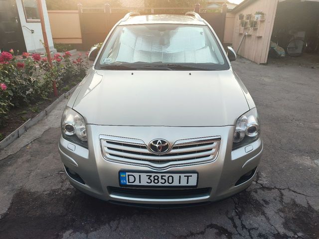 Toyota Avensis - зображення 1