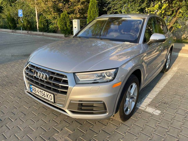 Audi Q5 - фото 1