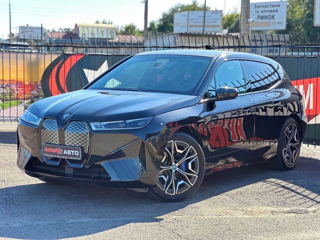 BMW iX - зображення 1