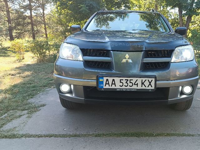 Mitsubishi Outlander - зображення 1