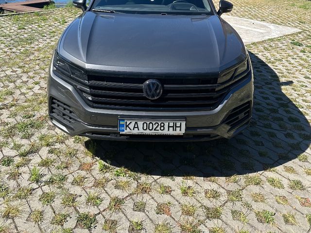 Volkswagen Touareg - зображення 1