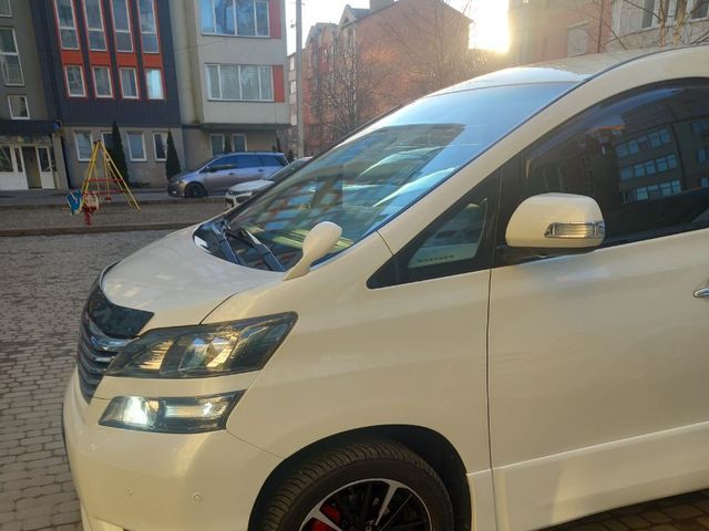 Toyota Vellfire - зображення 3