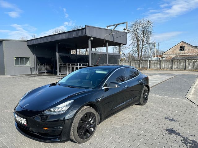 Tesla Model 3 - зображення 4