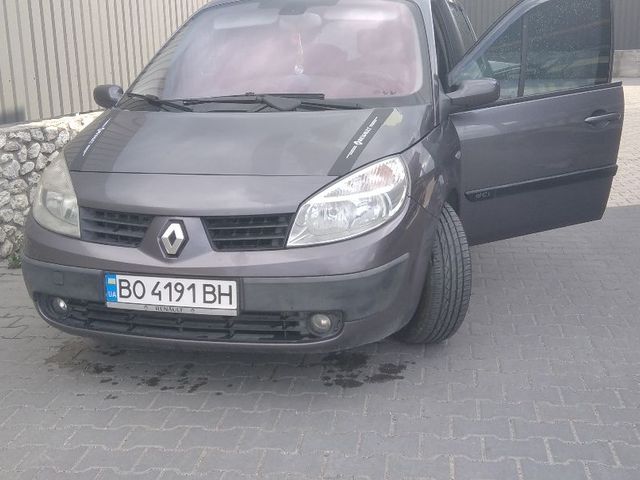 Renault Scenic - фото 1