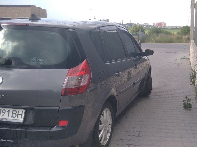 Renault Scenic - фото 5