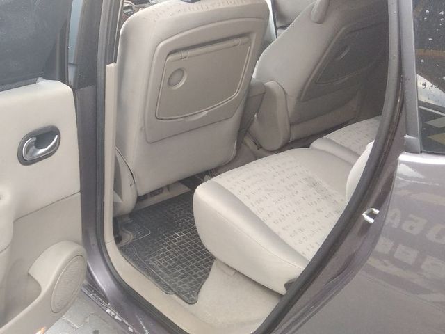 Renault Scenic - фото 2