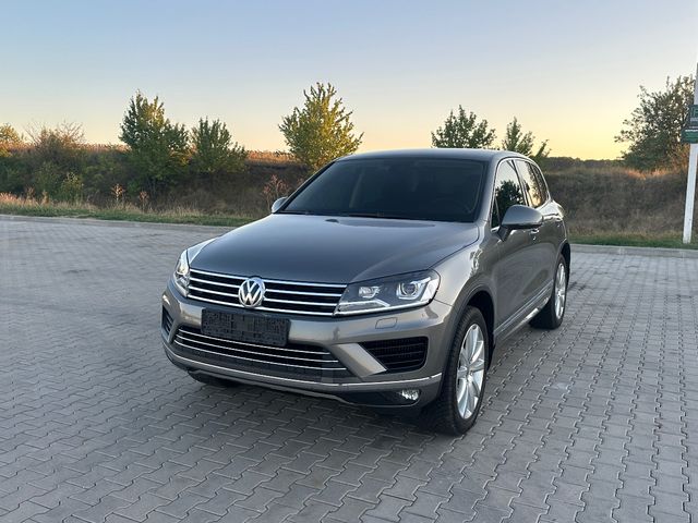 Volkswagen Touareg - зображення 1