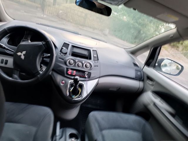 Mitsubishi Grandis - зображення 5